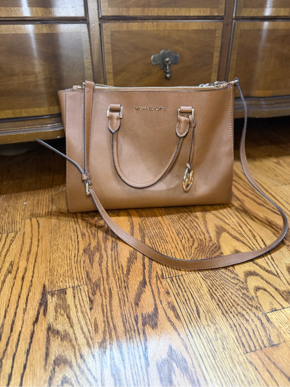 Michael Kors Sutton Medium Satchel